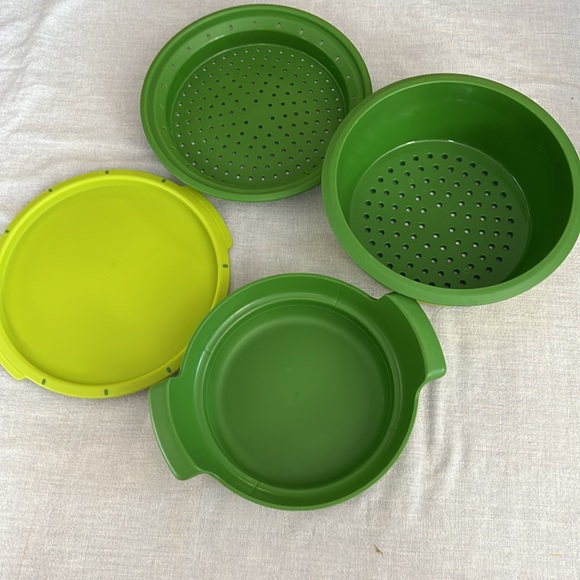Tupperware - Picture 3 of 8